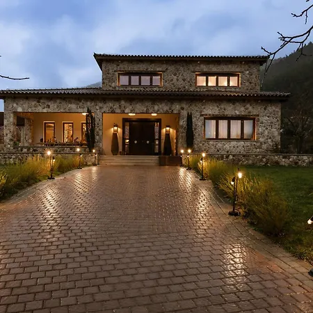 Hermea Grand Mountain & *