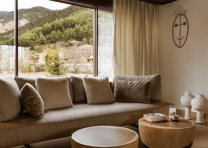 Hermea Grand Mountain & , Worldwide Interior Design Award Winner Vila Feneos